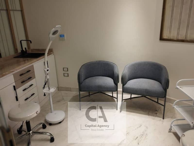 5 photo_6026083423073981733_y. jpg