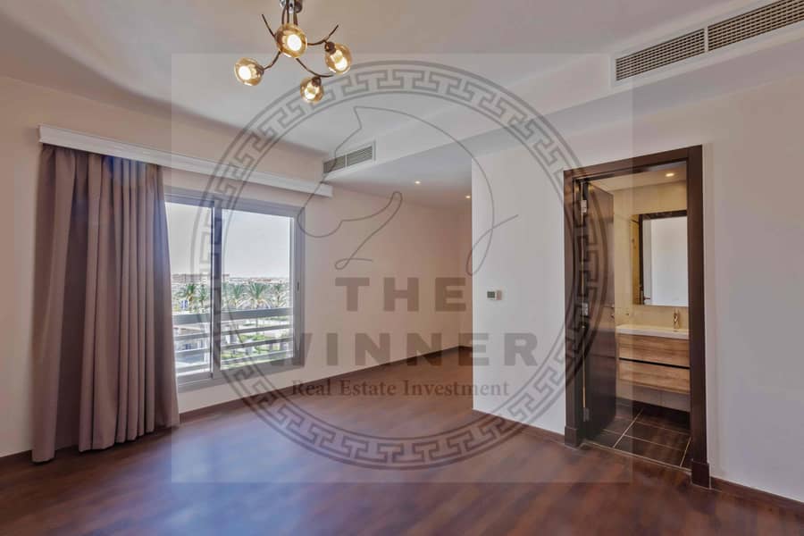 4 a7f653bc-8729-4bc8-9ddc-0584148e1ebd. jpg