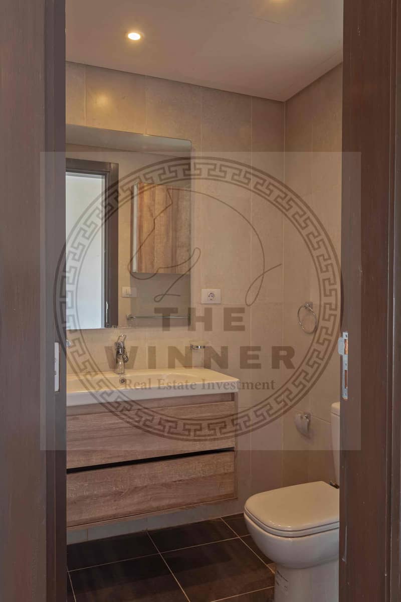 9 0003f491-90f8-4d1b-87ed-46bde6c38503. jpg