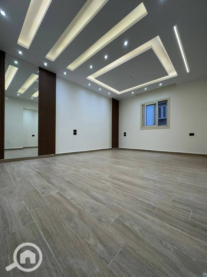 9 92f9b28a-d1a9-4ef3-8872-c01fa761c10d. jpeg