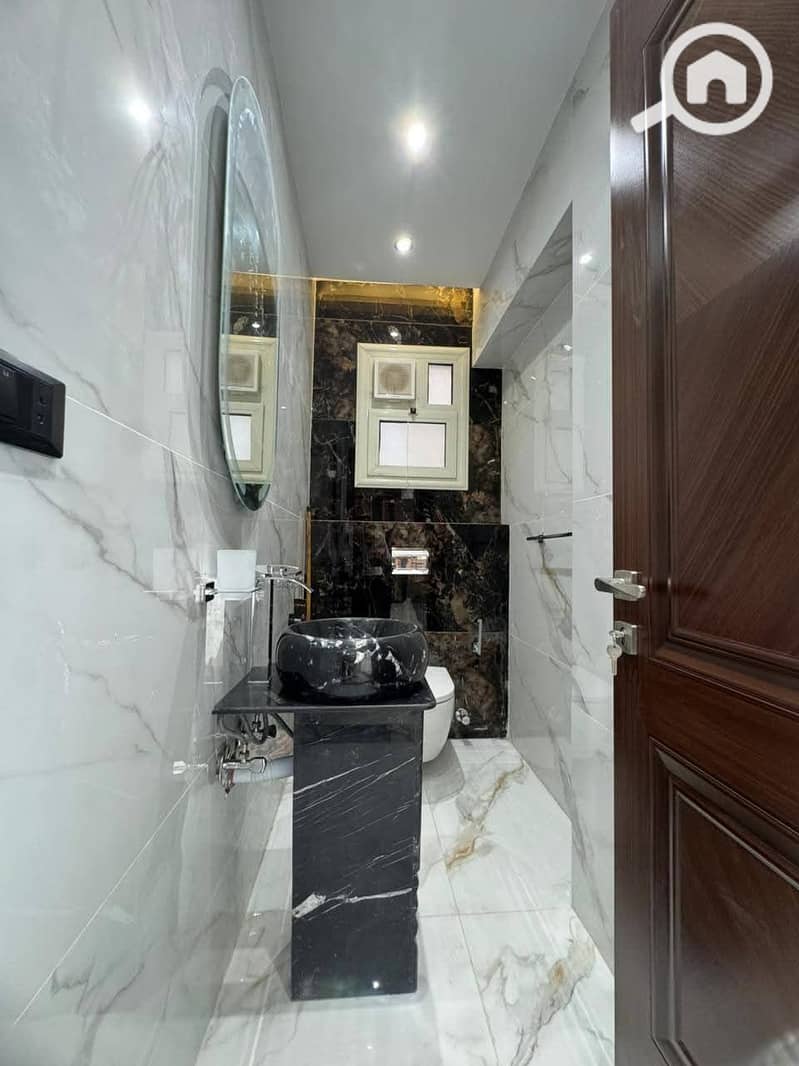 15 7036b00a-813c-4e0c-a435-b7062125e0ea. jpeg