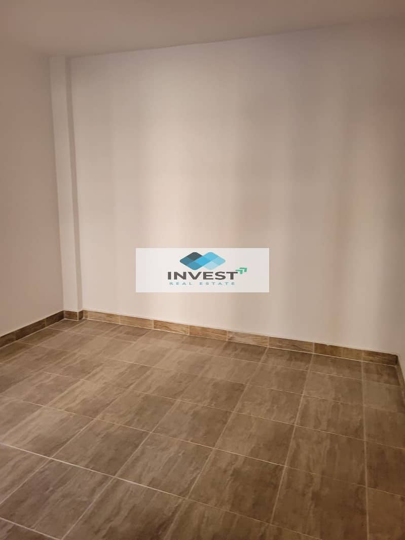 2 WhatsApp Image 2025-11-08 at 14.32. 37_5872bfc1. jpg