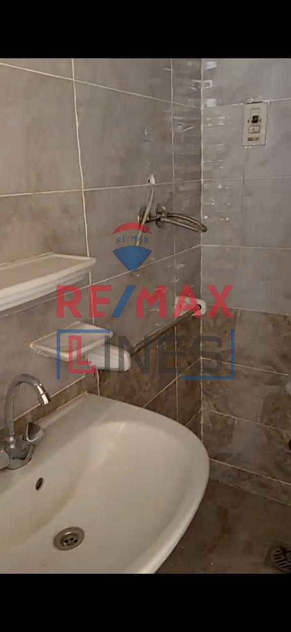 5 c2e2e5c6-4615-46bb-9b76-e35b973a6e03. jpg