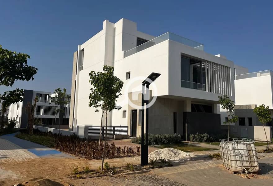 6 7427767-b9d99o. JPG