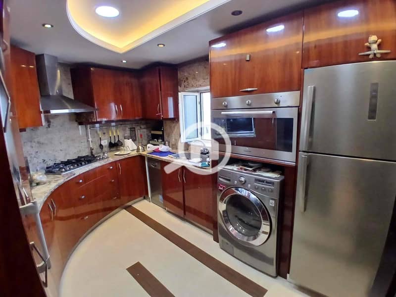 4 4d541a40-b646-4895-a8d8-45a1353f9891. jpg