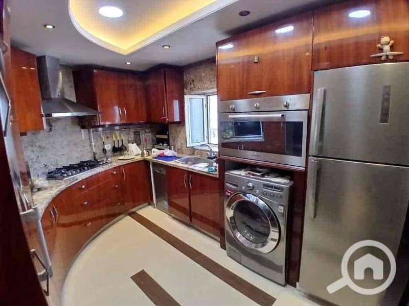 14 5b3043f4-f09e-478d-8b47-192f2fc339c6. jpg