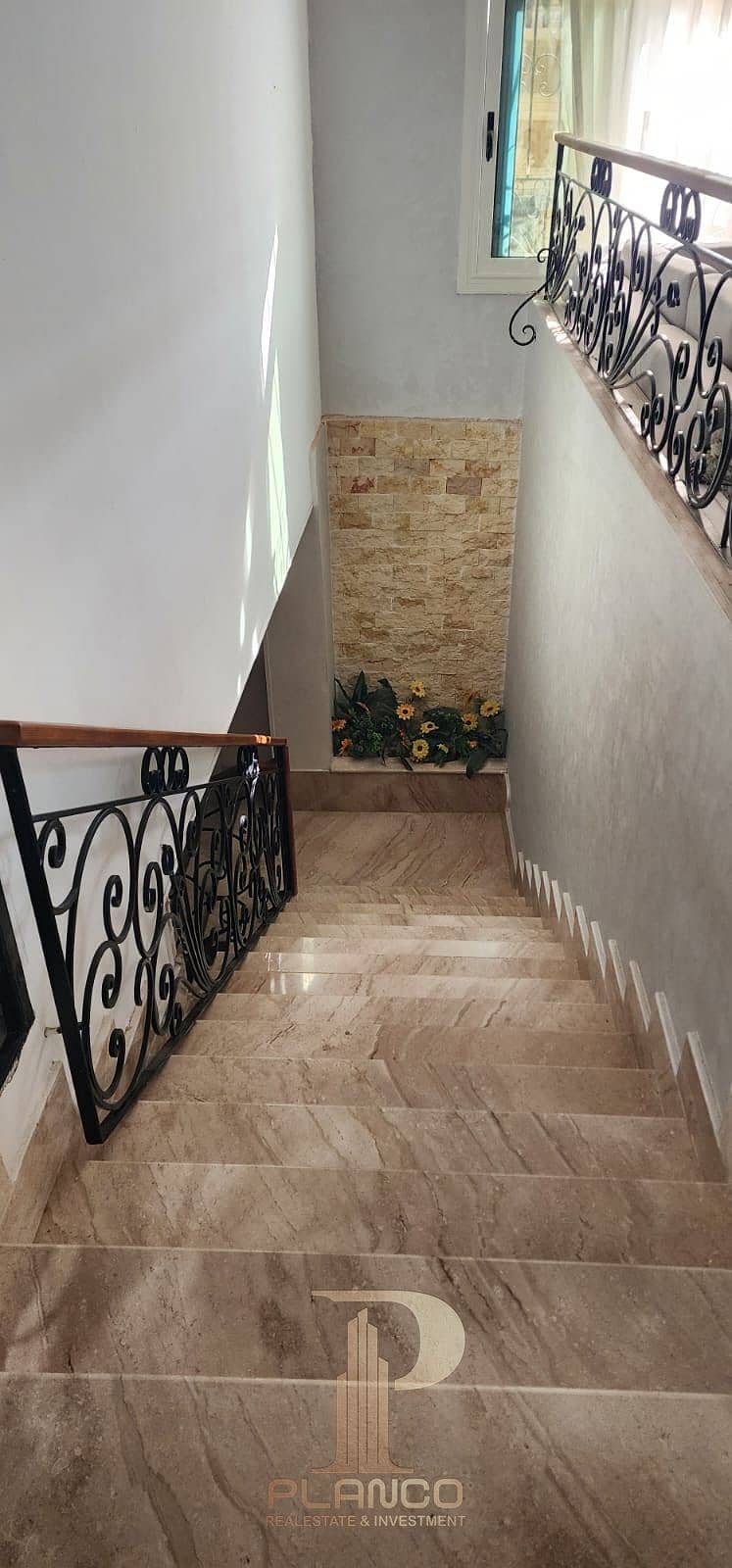 6 bde82bc6-69c1-48ca-9ef0-f5455bf516f3. jpeg