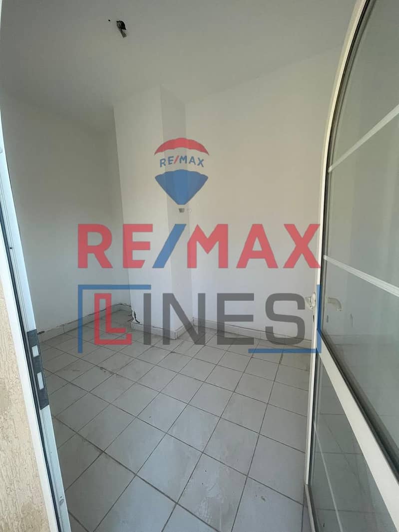 7 683ff7a6-f44c-4eea-9d60-a2f8b947c126. jpg