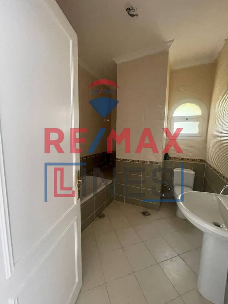 11 0c88384a-34f2-4e31-a689-b3874ff2e343. jpg