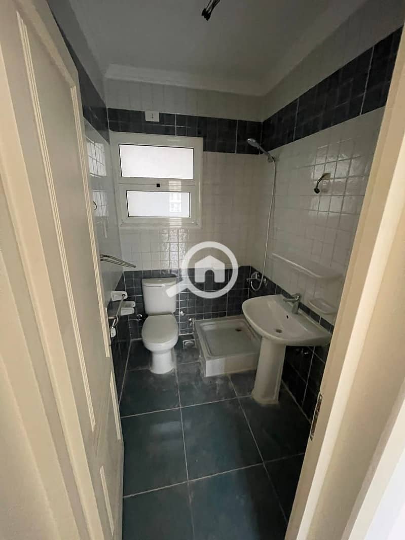 2 e3a4287a-3f18-4770-b249-63d3148763ff. jpg