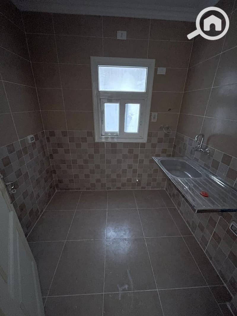 3 b77a890a-72ed-4a7f-9174-e23598142ec9. jpg