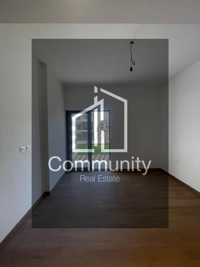 9 067b6207-7a4a-4dee-858b-83fb185277fb. png