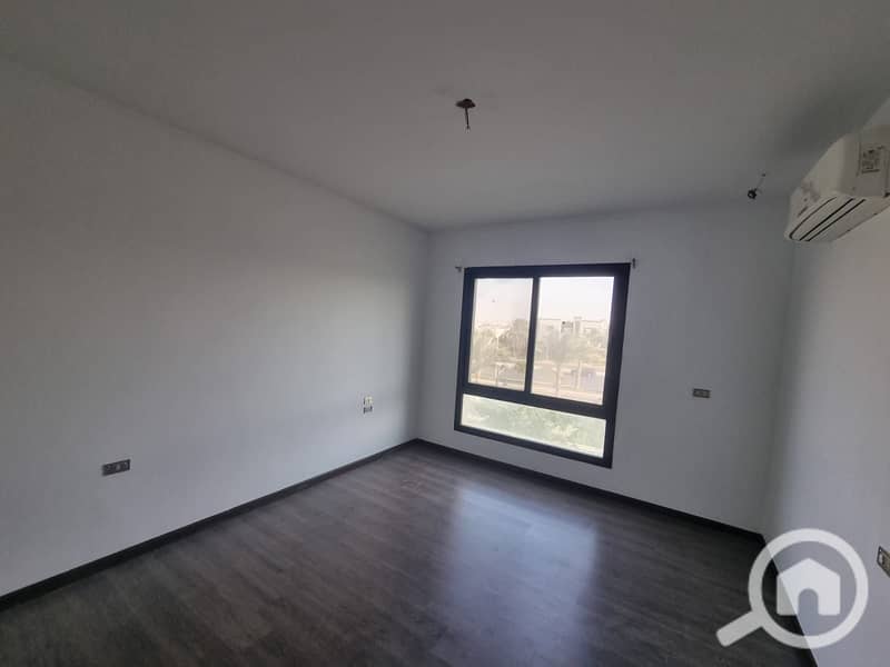 4 WhatsApp Image 2025-11-01 at 10.42. 16 PM (4). jpeg