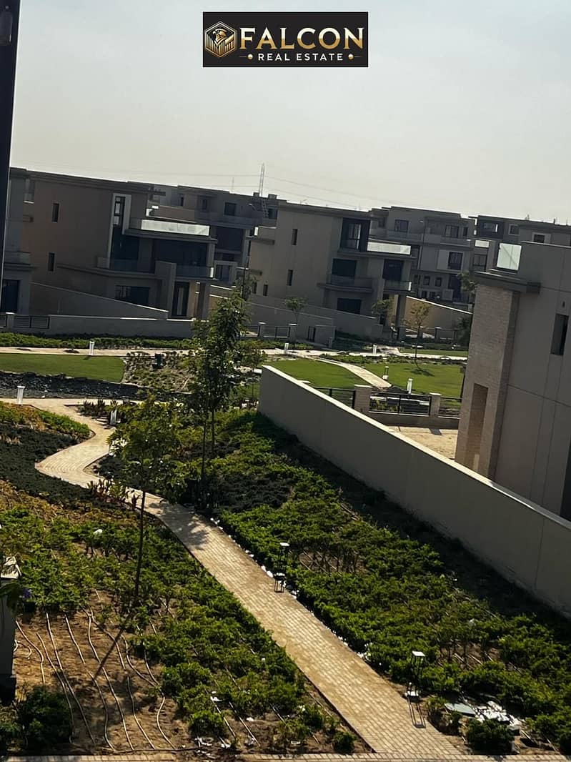 8 c0e94810-3ade-4bfa-9c21-4d293600224b. jpg