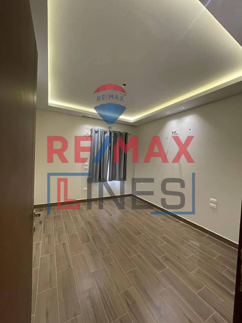 12 17037148-75e3-4ff7-8db6-1ac50bcc1dc4. jpg