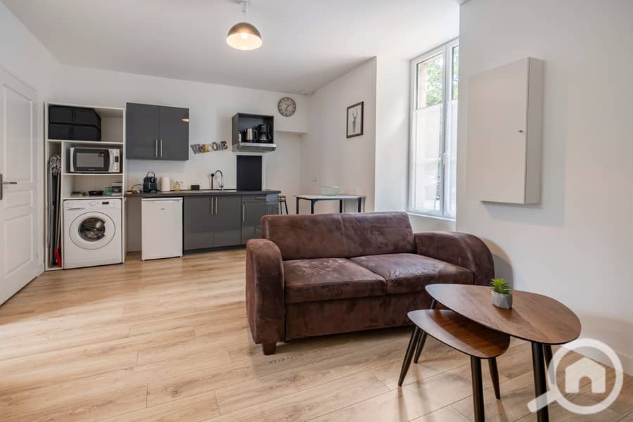 7a83323e-3811-436e-bfba-f048ea384cab. jpg