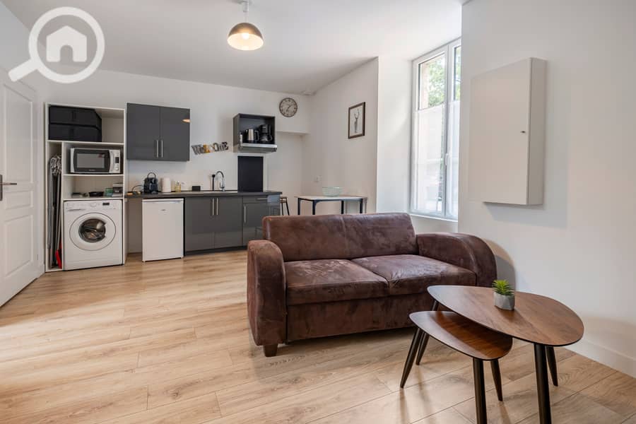 2 7a83323e-3811-436e-bfba-f048ea384cab. jpg