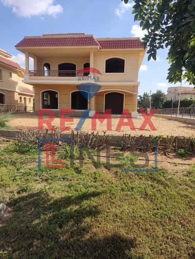4 Bedroom Villa for Sale in Madinaty, Cairo - 559495f6-1ce0-4ba5-8a22-fb83f420b687. jpg