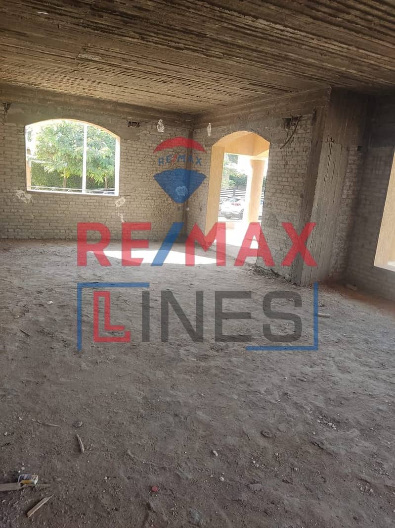 2 8b337cf7-cdff-43e2-9a76-07e7c43f99b8. jpg