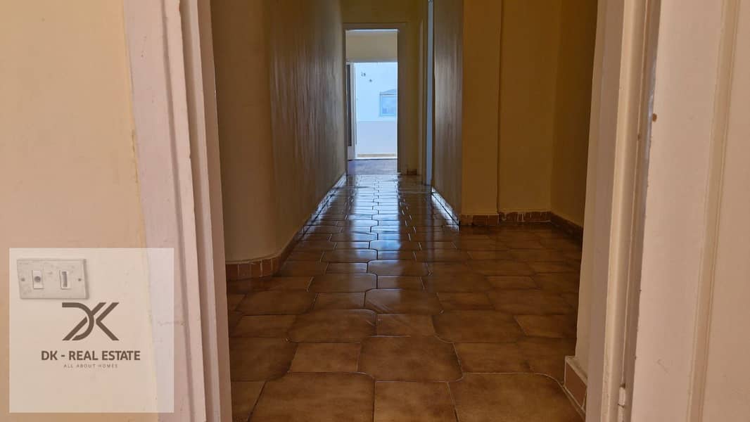 2 WhatsApp Image 2025-11-05 at 2.06. 21 PM (1). jpeg