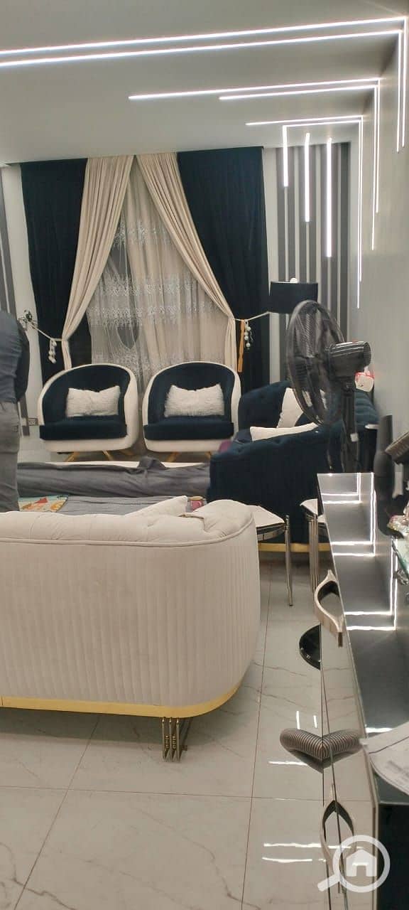 2 b85bedcf-3a81-4d41-a40a-9bf410090b39. jpeg