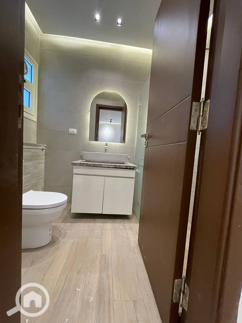 5 571338774_122148599366933128_162265702012481839_n. jpg