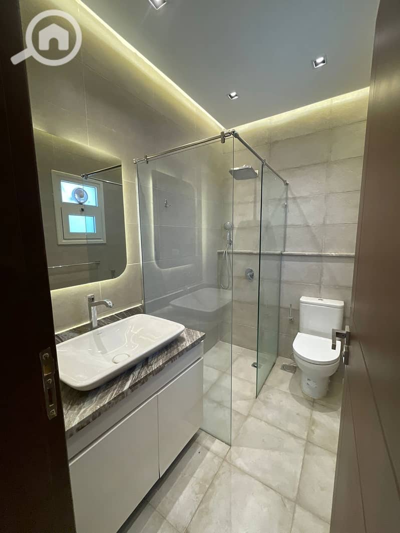 8 572105733_122148599534933128_2920495845563876524_n. jpg