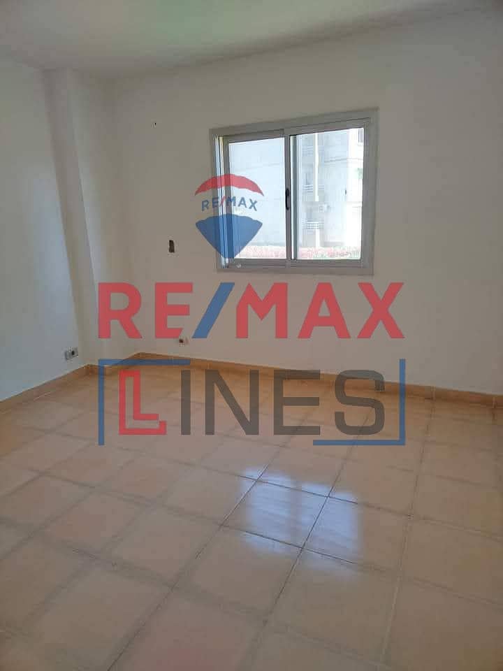 2 b595c559-e8af-44fe-ba1f-c6ad7a0befb9. jpg