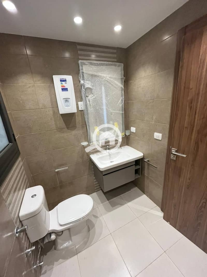 23 WhatsApp Image 2025-10-13 at 17.52. 24_13062171. jpg