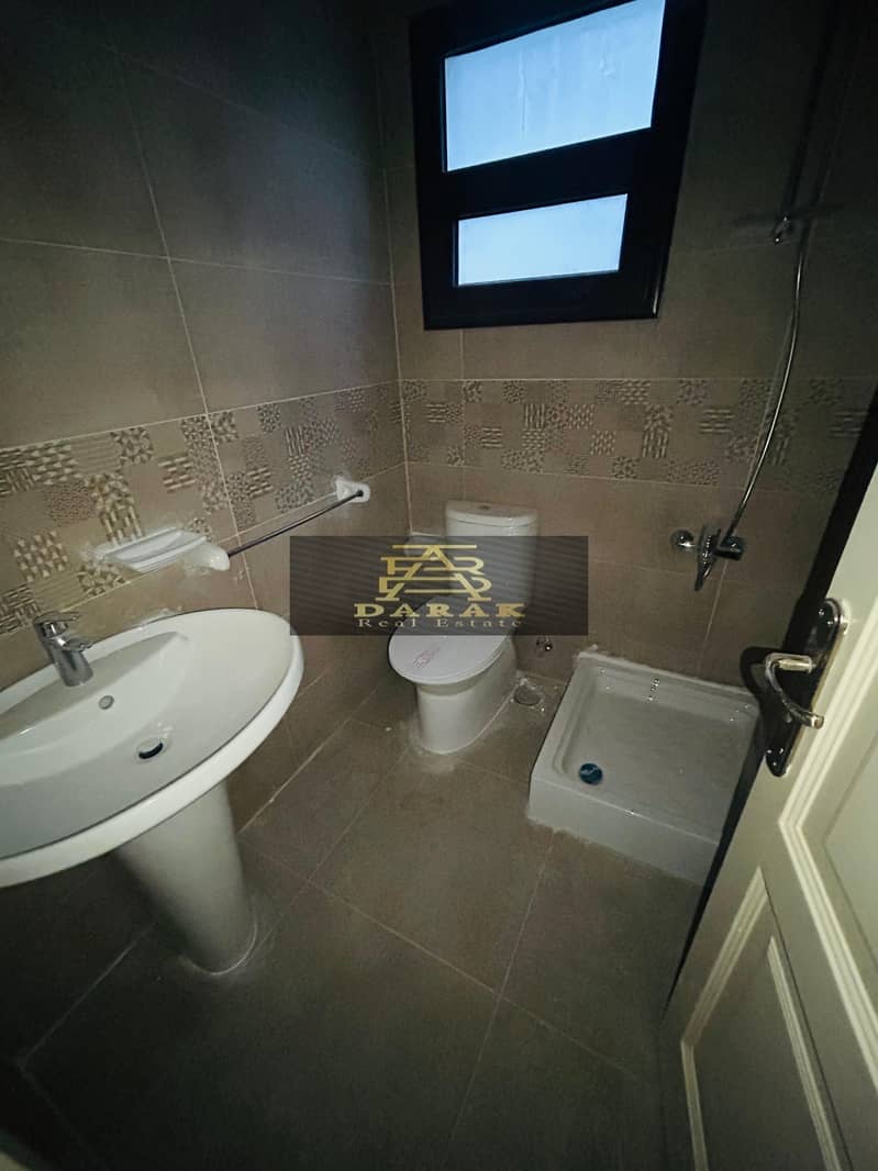 10 d68f33fa-0de6-4dee-aadc-6be637798217. jpeg