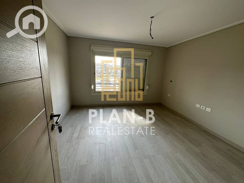 10 53f47b2f-d053-42da-9ba5-ee743c1fa960. jpeg