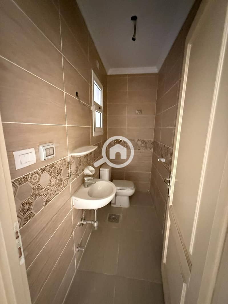 10 WhatsApp Image 2025-09-18 at 6.10. 37 PM. jpeg