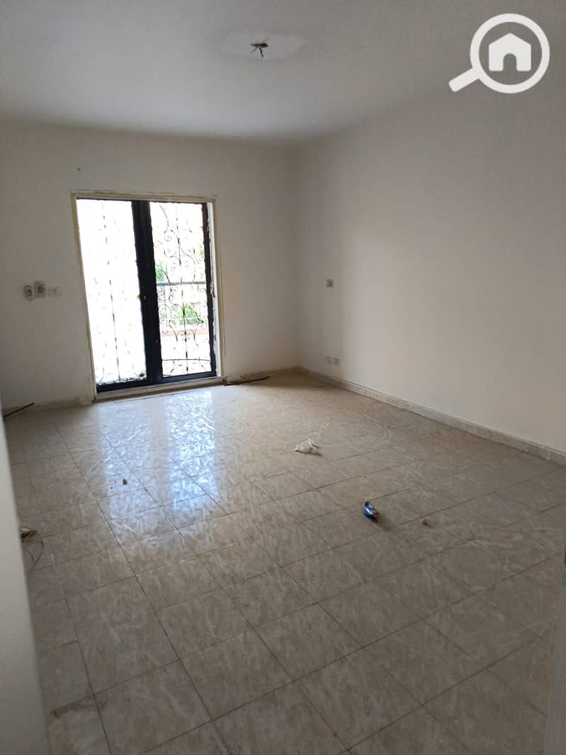 4 e209ffdd-16d2-4ef0-b080-2a97c743c138. jpeg