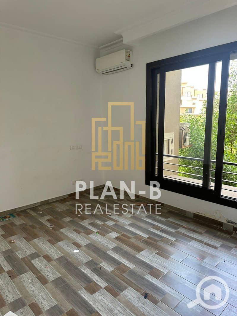 10 cc444a3f-7fce-4bf4-ae4b-a089aa80771f. jpeg