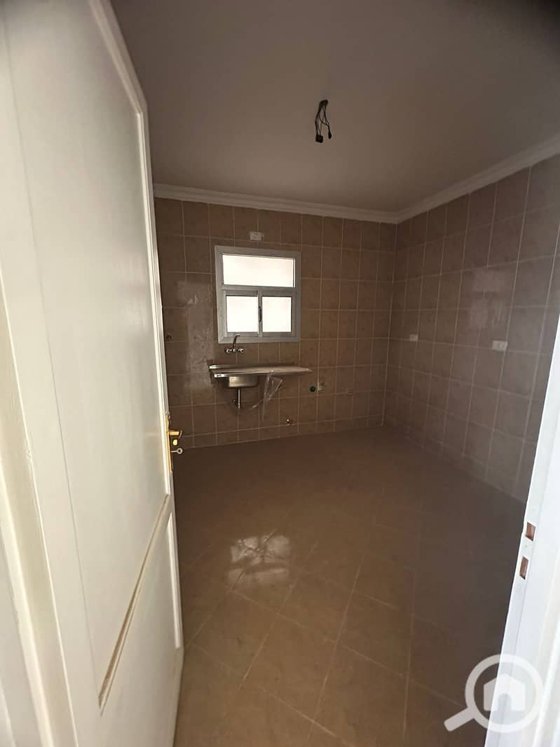 5 c515579d-6569-4f32-8093-6b6fc1dc5737. jpg