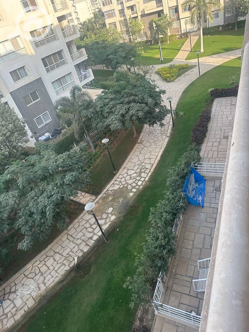 8 87b863ad-9046-4db2-b225-1b80bbcae07f. jpg