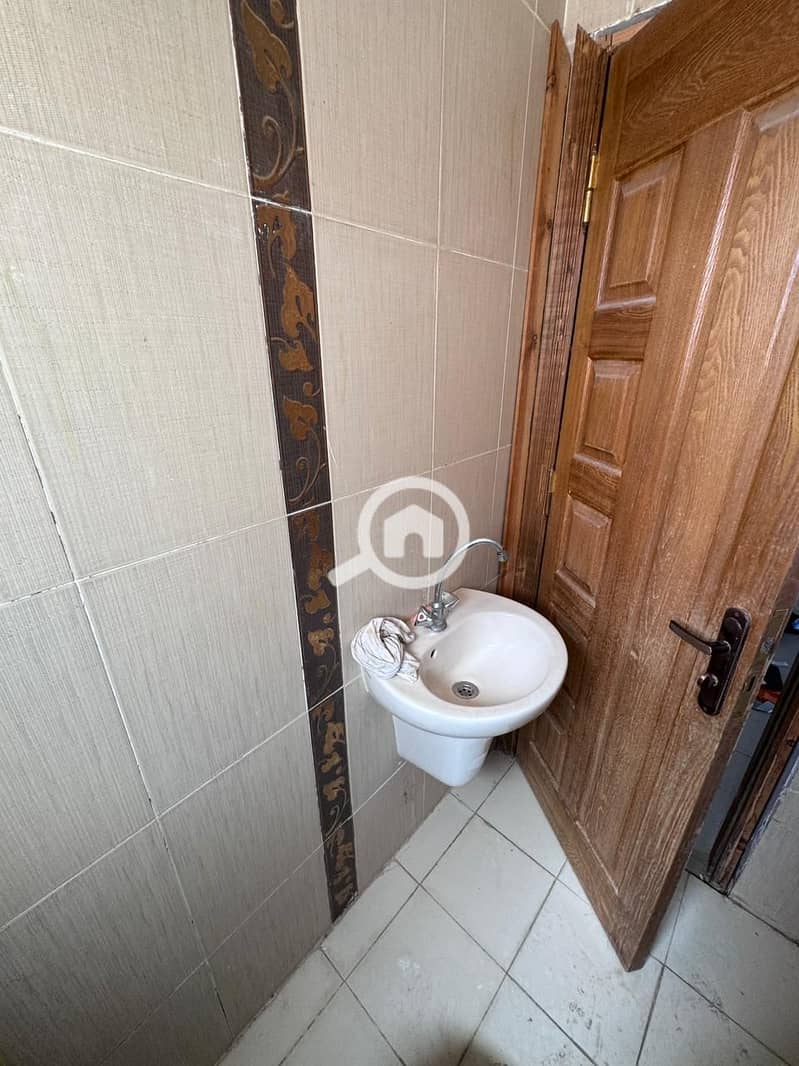 9 6eda9945-7ea9-417a-880a-ad7cdba3a695. jpg