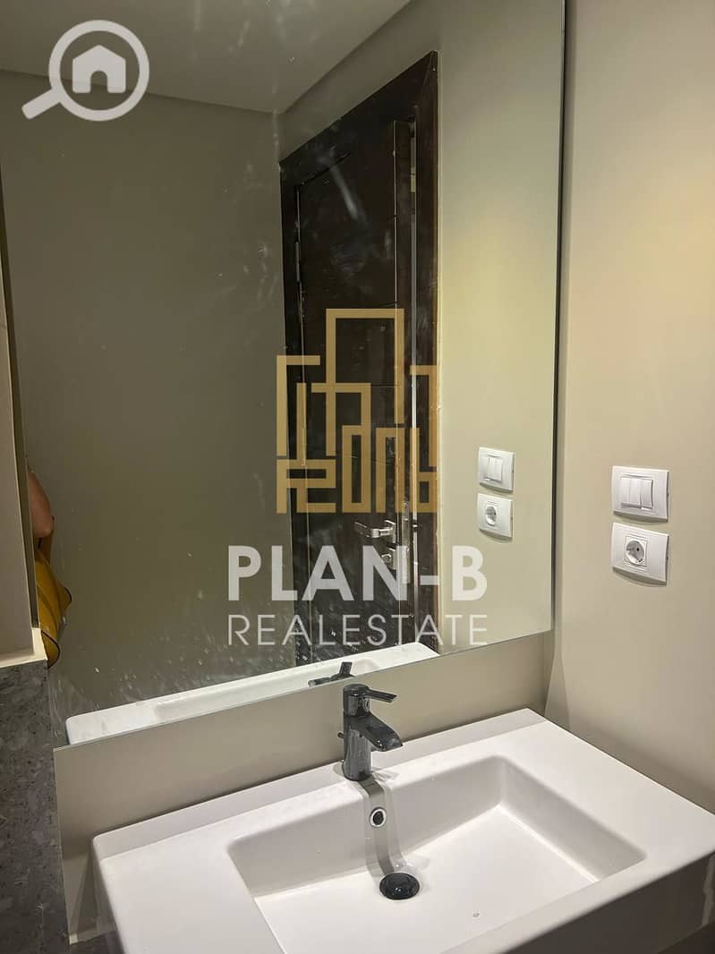 10 db52b1e5-9fe3-41cd-8301-863a57c54f5f. jpeg