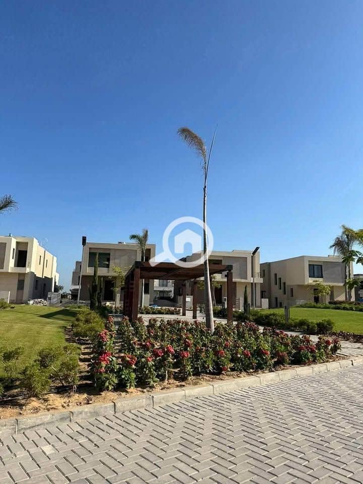 8 570850682_1617746882928685_2220983227880794023_n. jpg