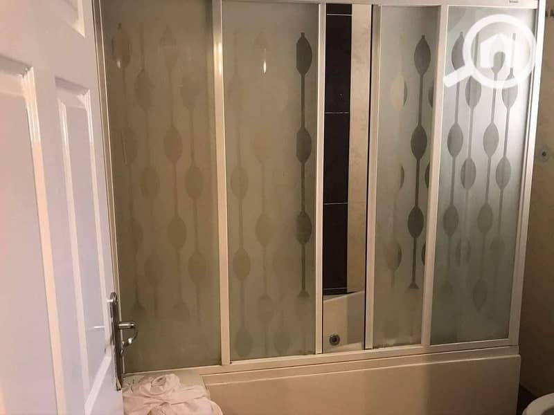 4 762c0d9e-a60a-411f-9a70-21c441d2da95. jpg