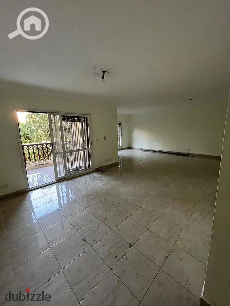 12 d30722a5-3169-42a1-8746-f8a8402e4de5. jpg