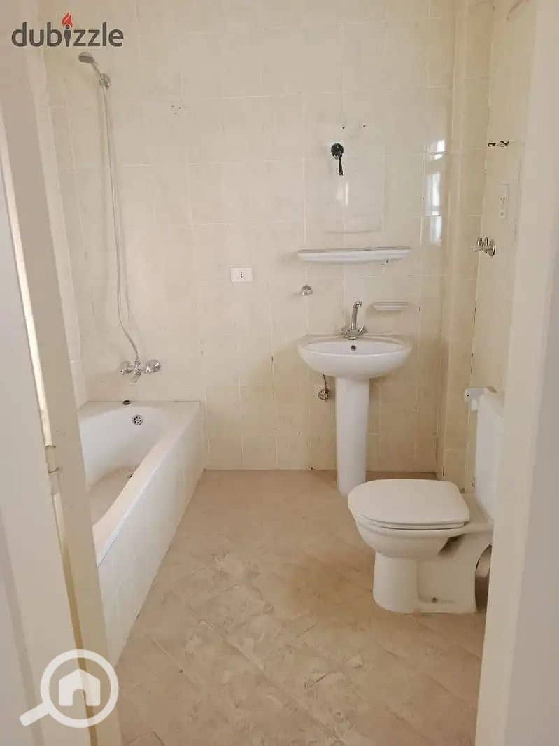 13 cade03db-4202-414a-aacc-75f9ed60f6e0. jpg