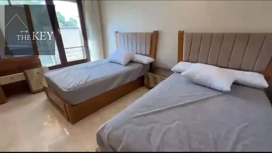 3 915c53d8-3279-49a3-a0eb-e6d32edb3efa. jpg