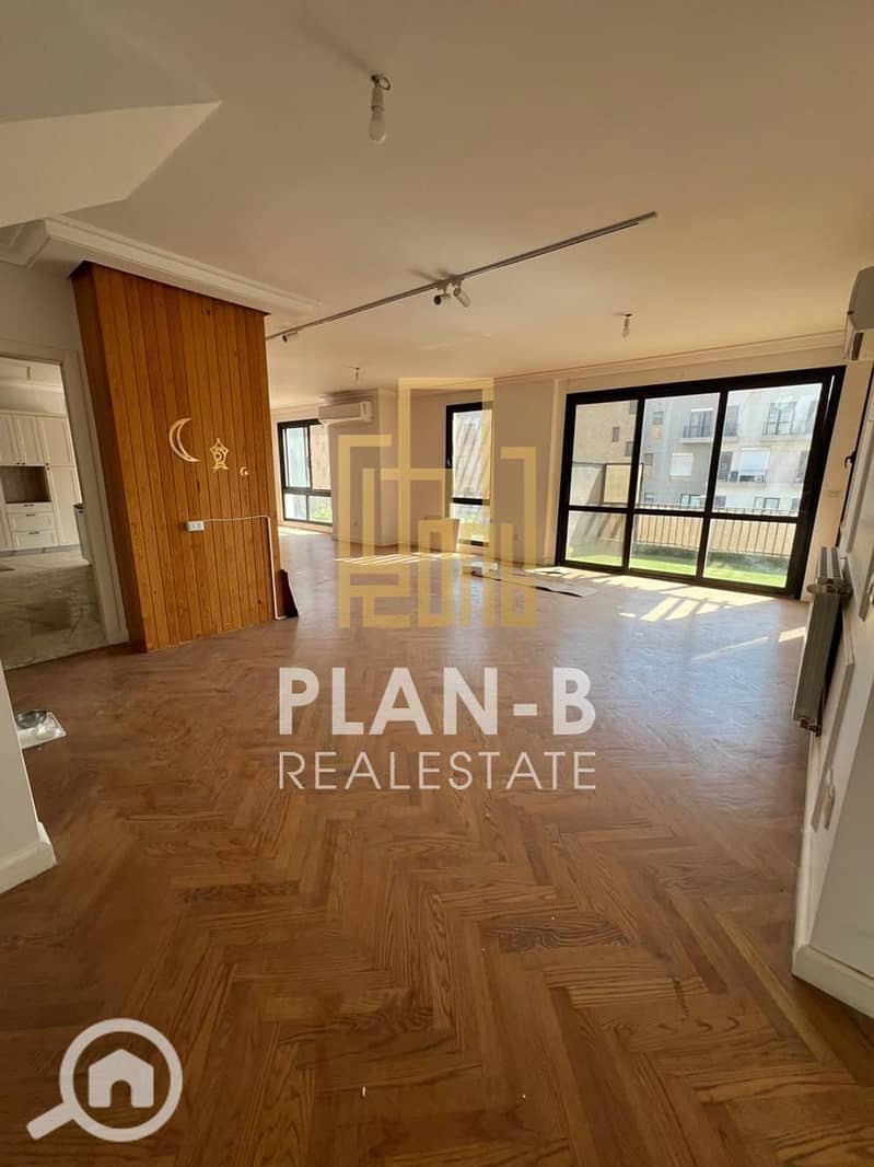 12 aec18658-834e-4810-9dd3-829d5e46f6bb. jpeg