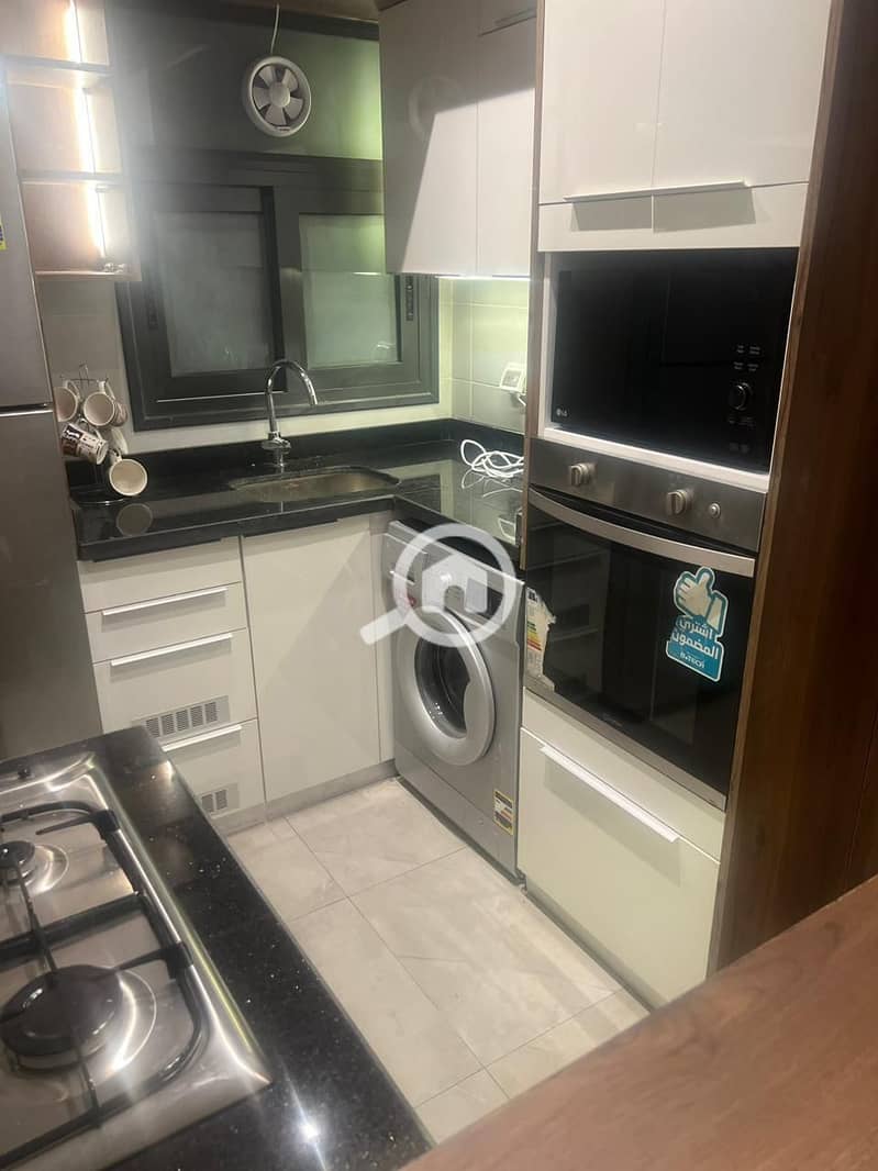 4 6e34c891-fe66-46d2-b24e-7e2483b96e29. jpg