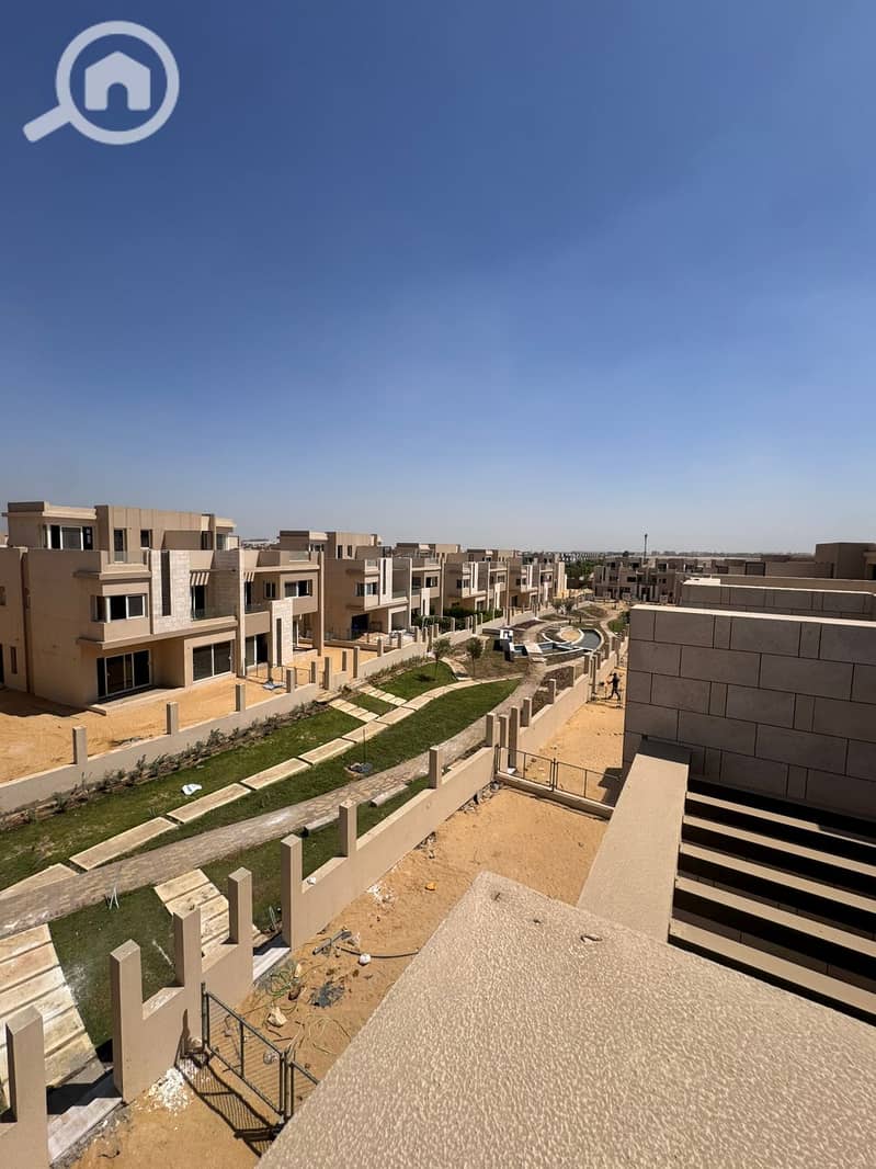 10 e2133b27-2d1f-44cd-b1c7-3cad1c0dc703. jpg