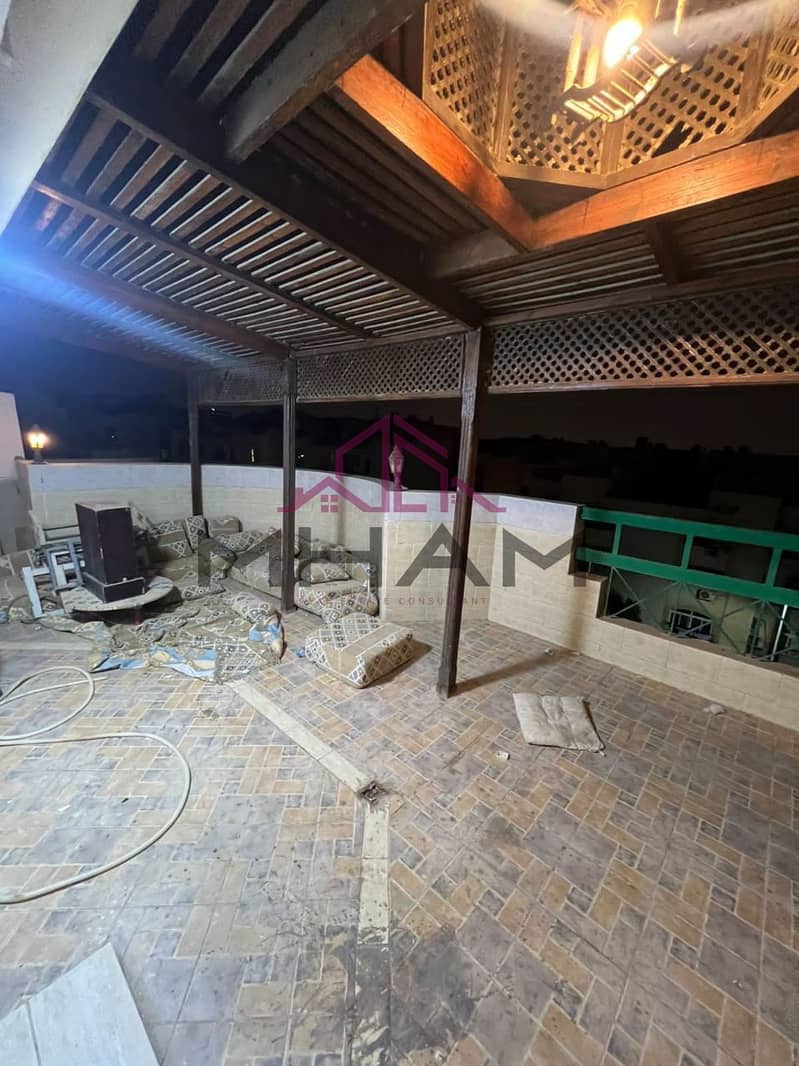 3 photo_5794055146420505756_y. jpg