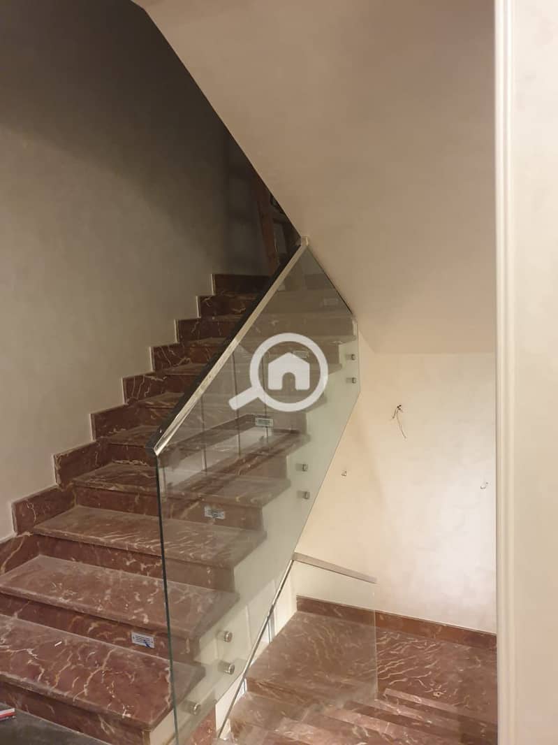 8 90a8ef47-4a8d-4d87-b7df-b93a269e7fca. jpg