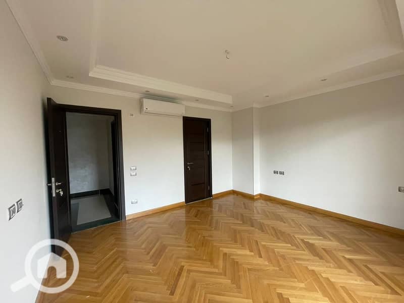 16 b7466b8d-1862-4825-b1ba-14502bbacc3c. jpg