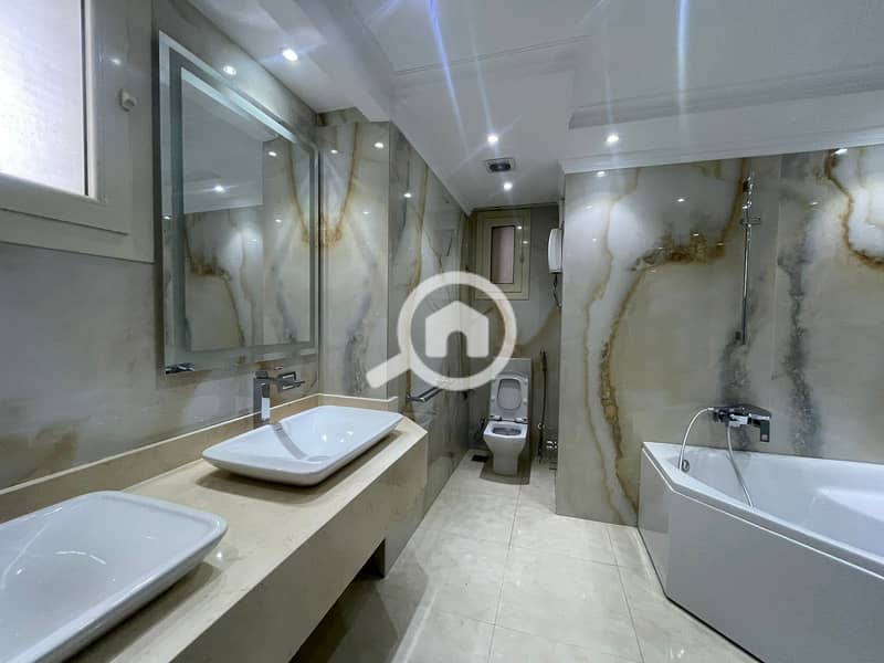 18 c6a126da-bf7b-4cf1-8164-579ece8817aa. jpg